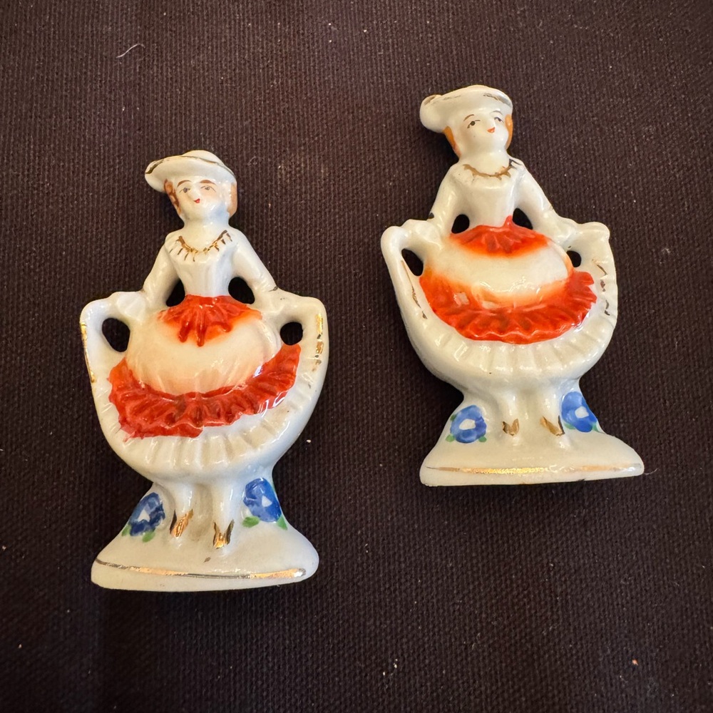 Occupied Japan dress holding figurines